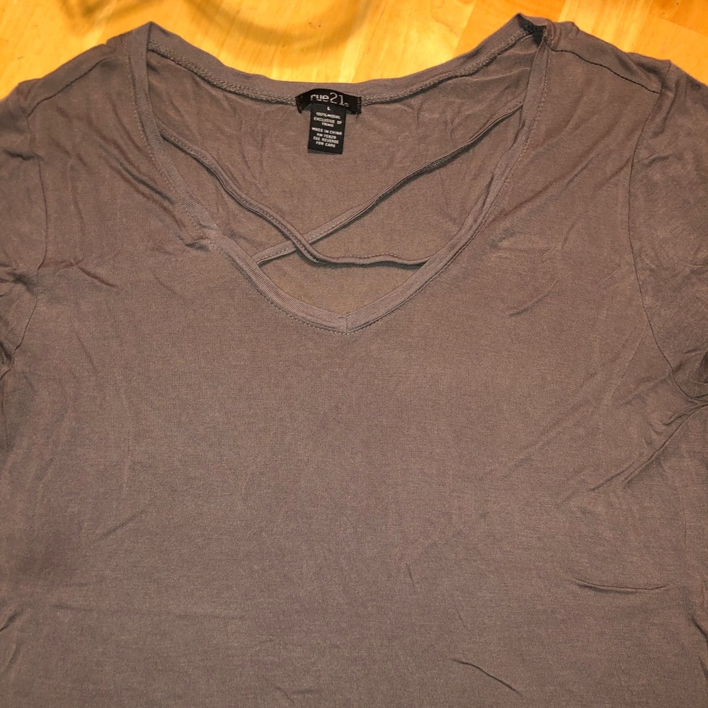 Front cross tee